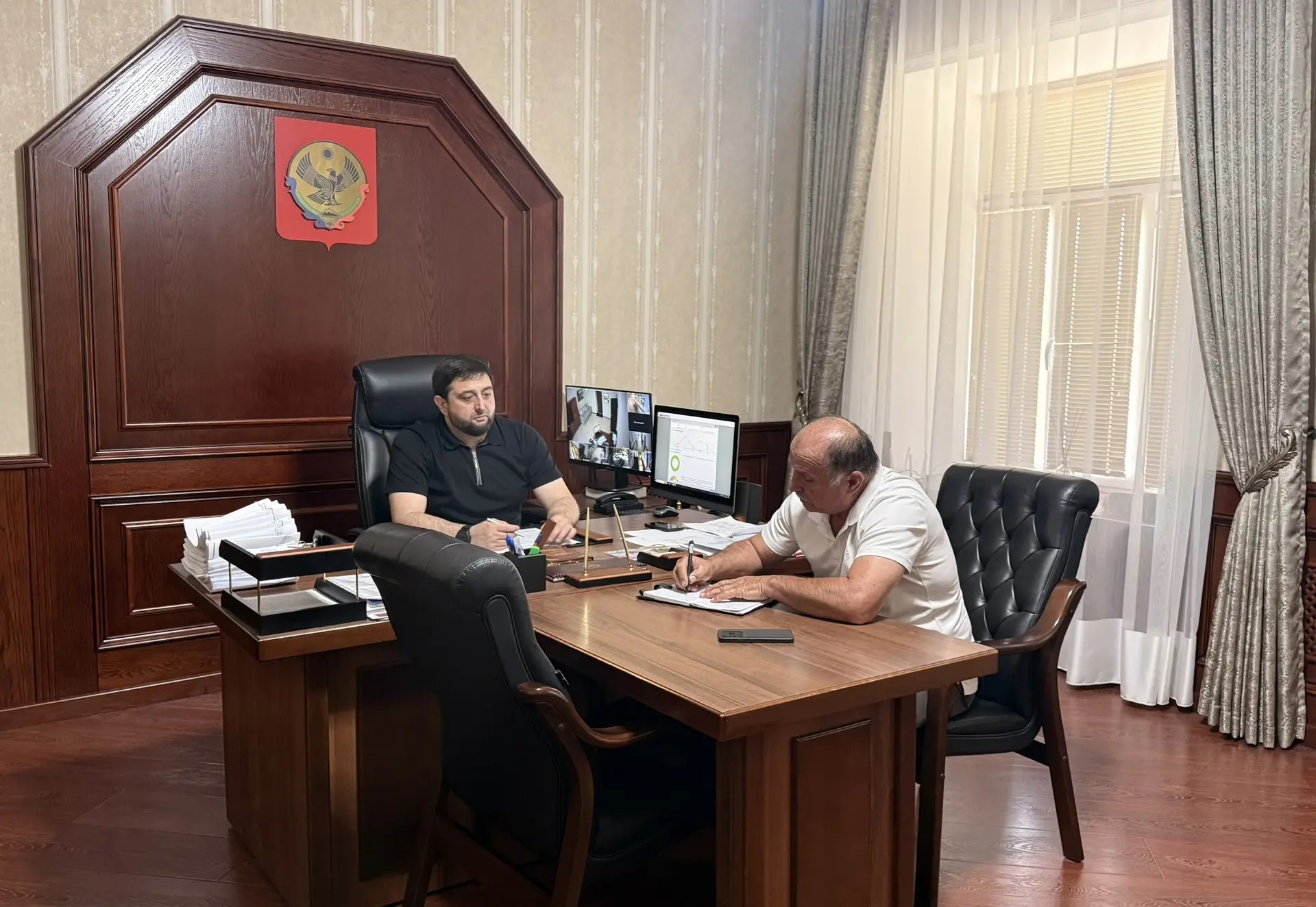Директор ГКУ РД «ТУСЗН города Хасавюрт и Хасавюртовского района» Имамутдин Кандауров провёл рабочую встречу с главой МО «Адильотарский» по вопросам социальной поддержки жителей, пострадавших от ЧС.