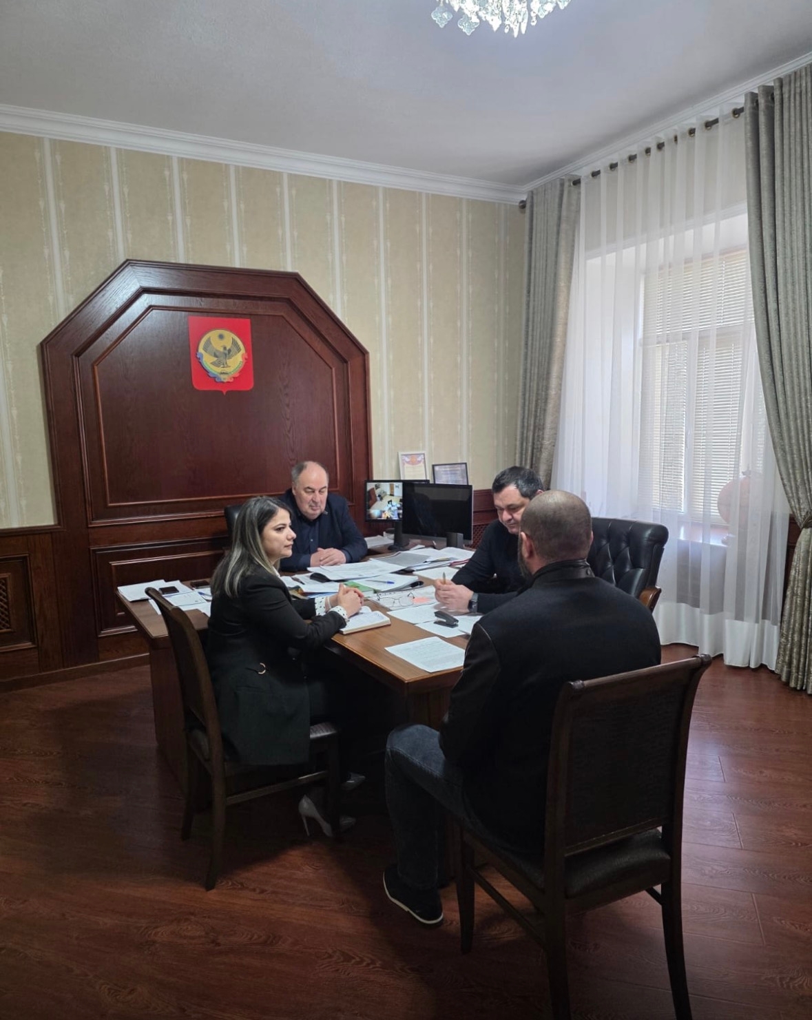 В управлении социальной защиты населения депутат Народного Собрания РД партии «Единая Россия» Руслан Ибрагимов провёл выездной приём граждан.