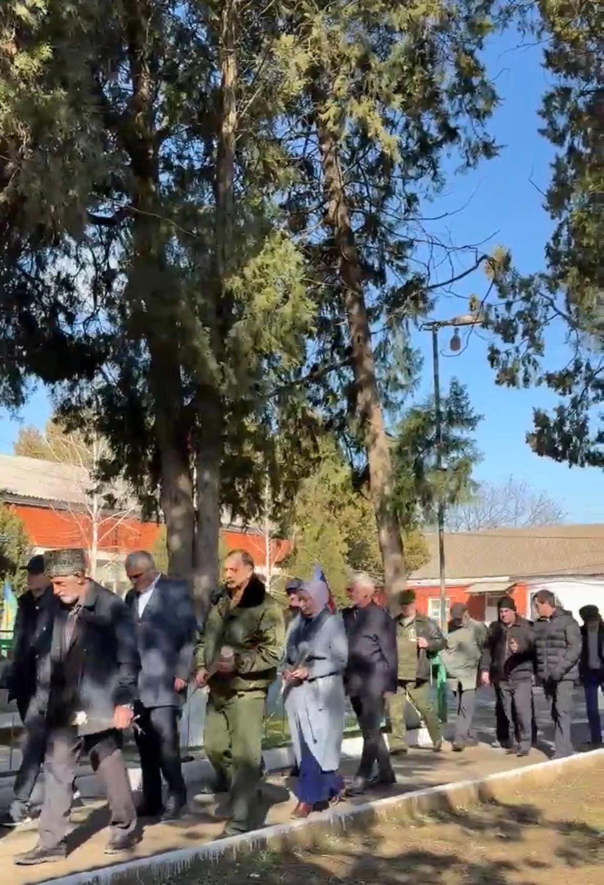 Память навсегда: в средней школе №3 открыли мемориальную доску выпускнику, погибшему на СВО